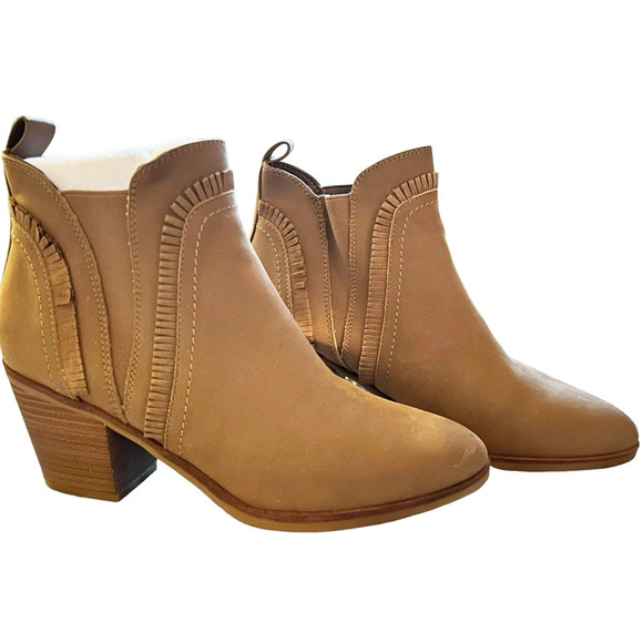 MIA Carrol Ruffle Boot 8.5 Tan Taupe NWOT Western Boho Heel Ankle Bootie Fringe - Picture 1 of 7